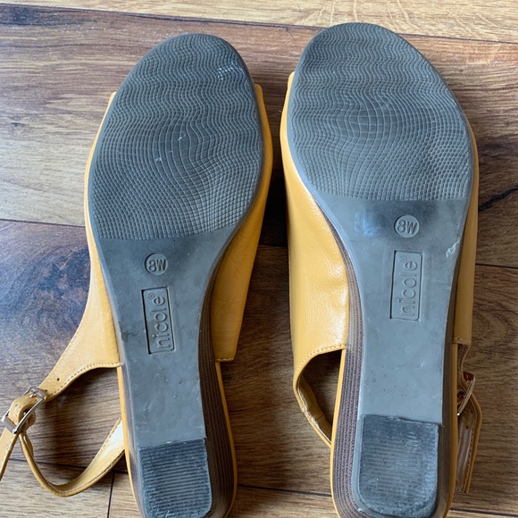 Adorable Yellow Dress Sandals - Picture 5 of 8